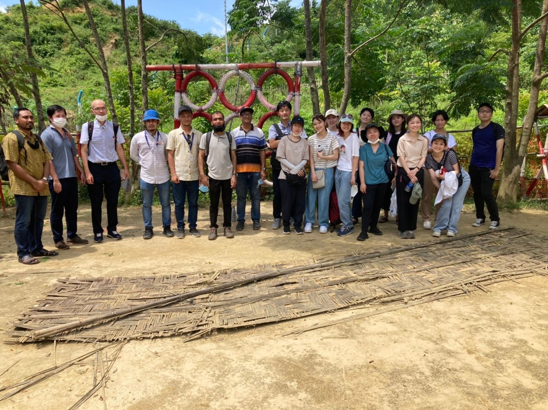 ホストコミュニティ