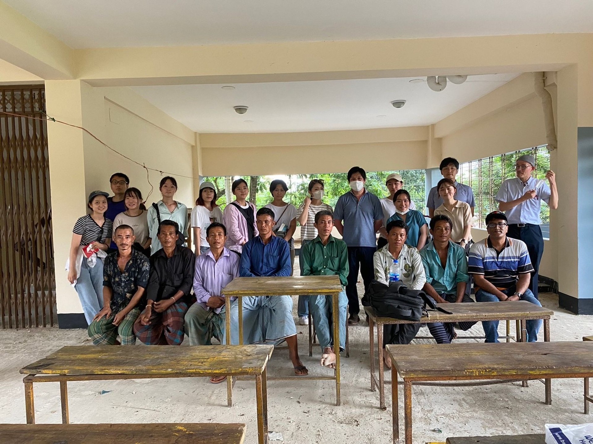 キャンプ内の小学校