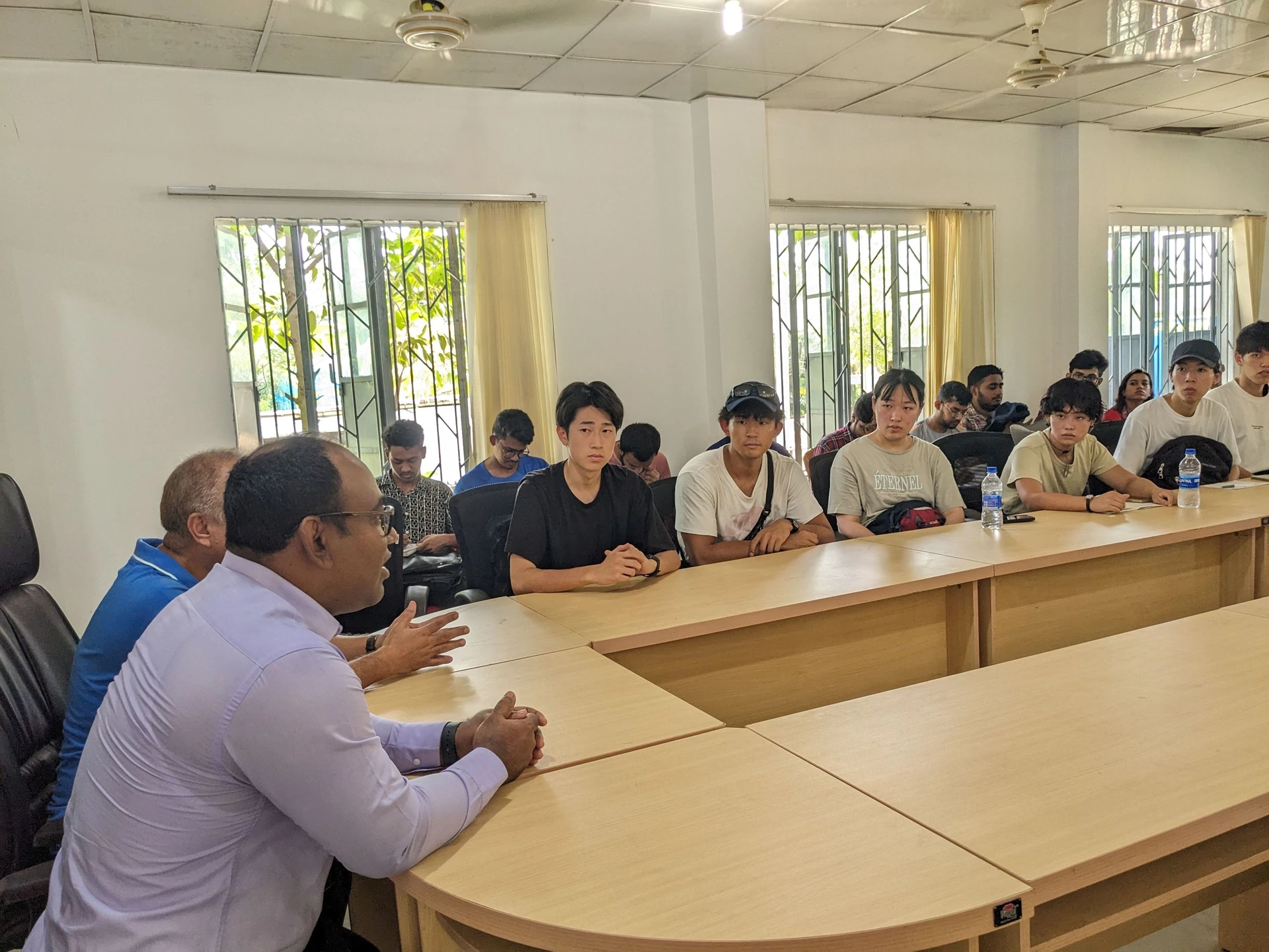 難民キャンプ訪問